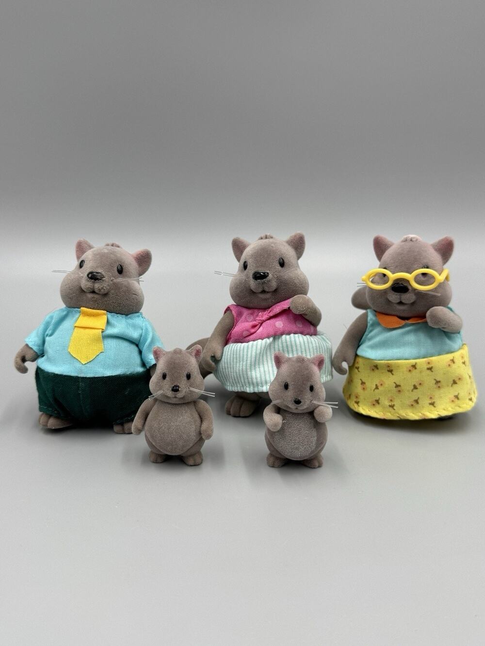 Li'l Woodzeez Bustleberry Squirrel Family Lot Of 5 Figures